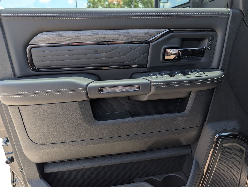 2026 Ram 2500 Limited Black at River Oaks CDJR