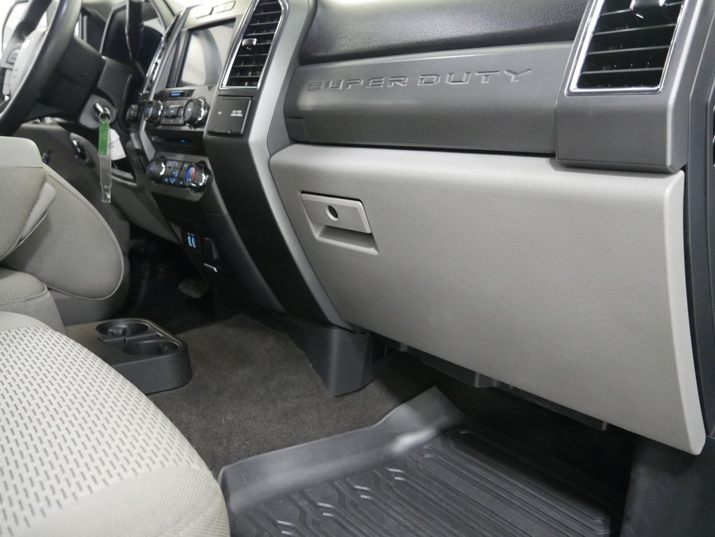 Thumbnail: 2018 Ford Econoline - 28