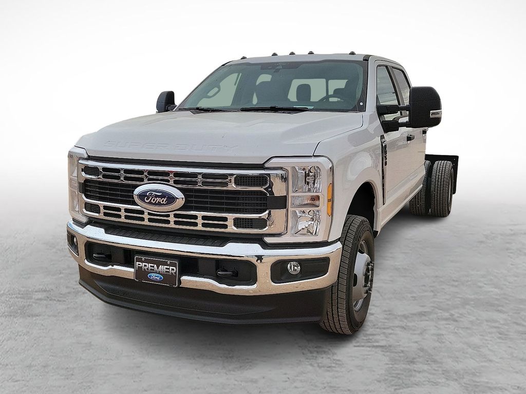 New 2026 White Ford XL image 4