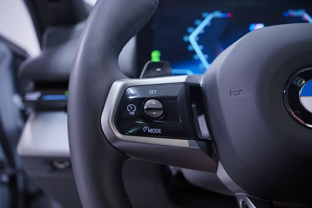 Thumbnail: 2025 BMW 5 Series - 19