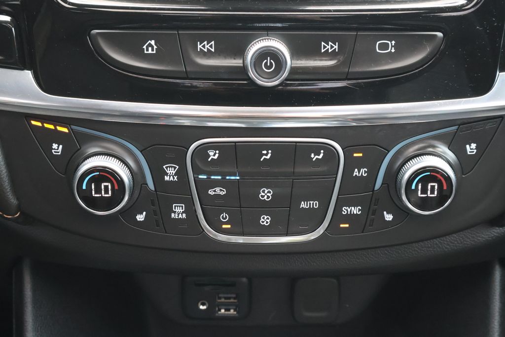 Thumbnail: 2020 Chevrolet Traverse - 19