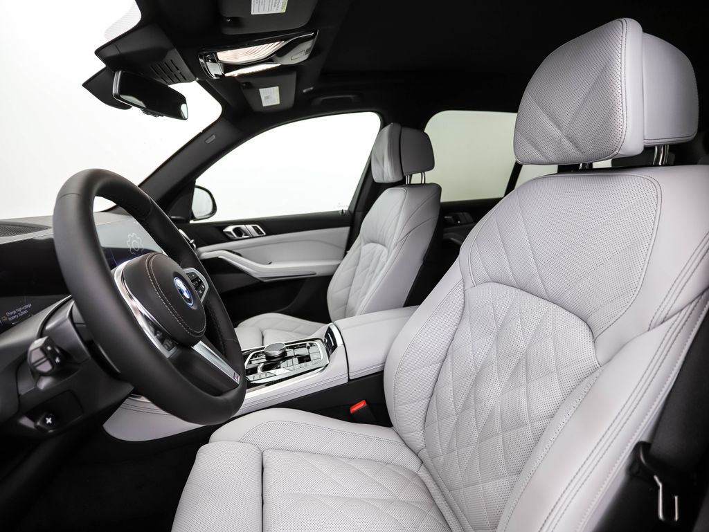 Thumbnail: 2026 BMW X5 - 11