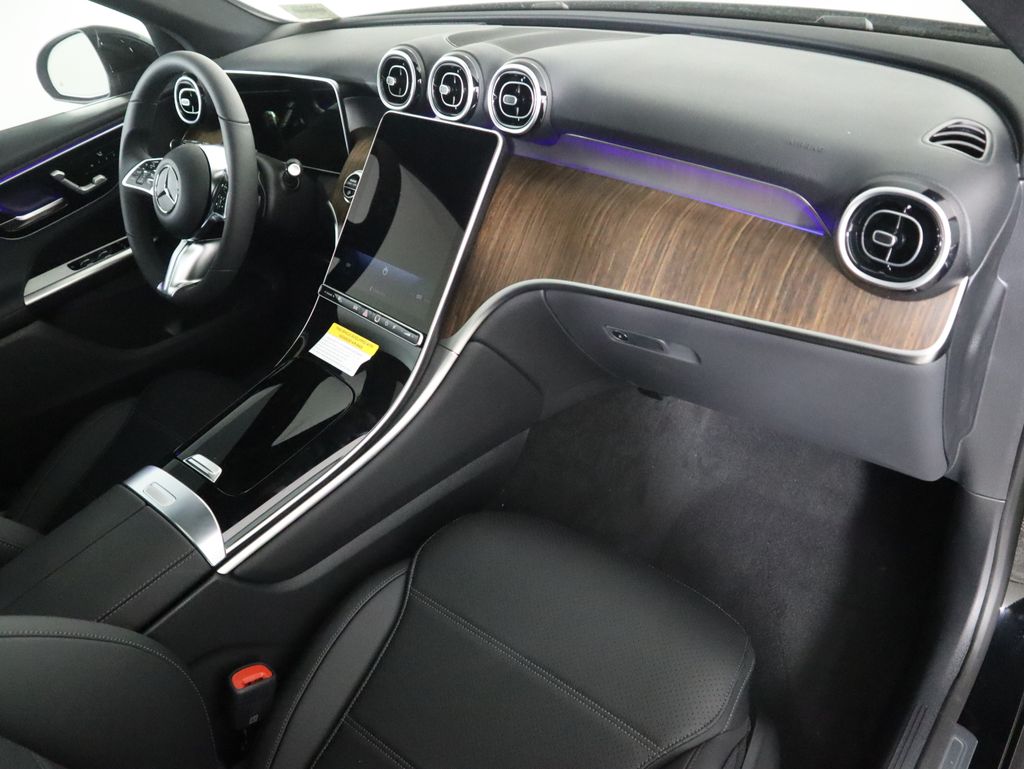 Thumbnail: 2026 Mercedes-Benz GLC - 18