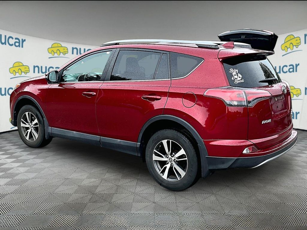 2018 Toyota RAV4 — photo 5