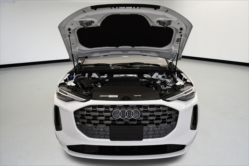 Thumbnail: 2025 Audi Q5 - 12