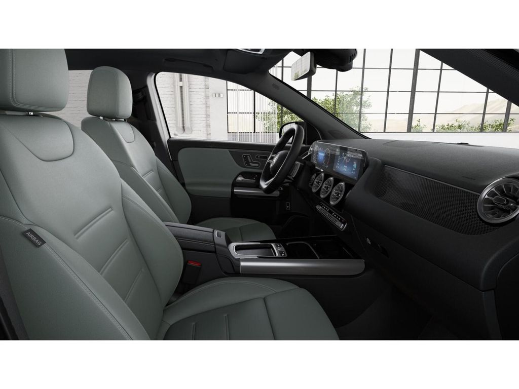 Thumbnail: 2026 Mercedes-Benz GLA - 4