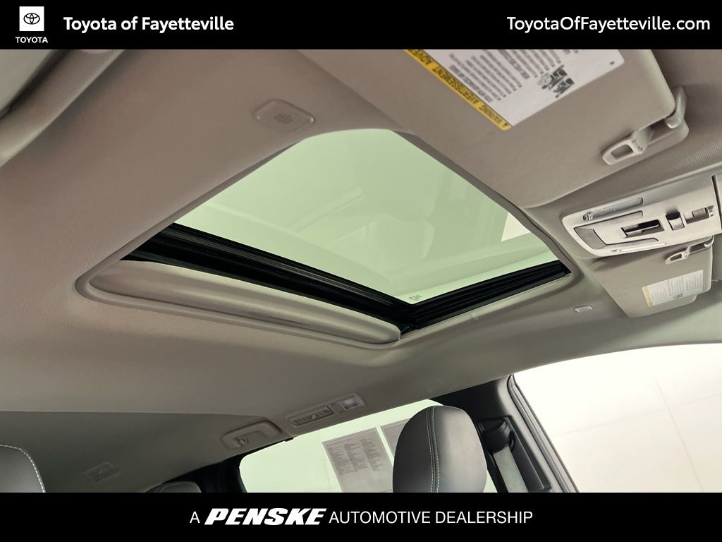 Thumbnail: 2025 Toyota Sienna - 6