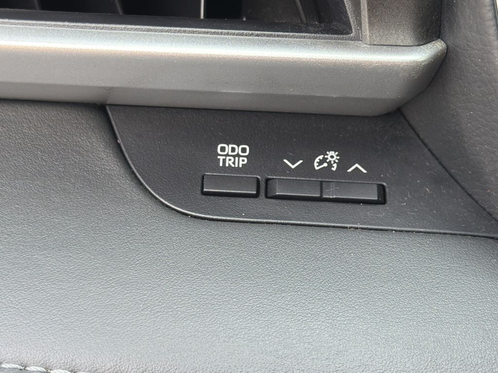 Used 2021 Toyota Highlander Hybrid SUV