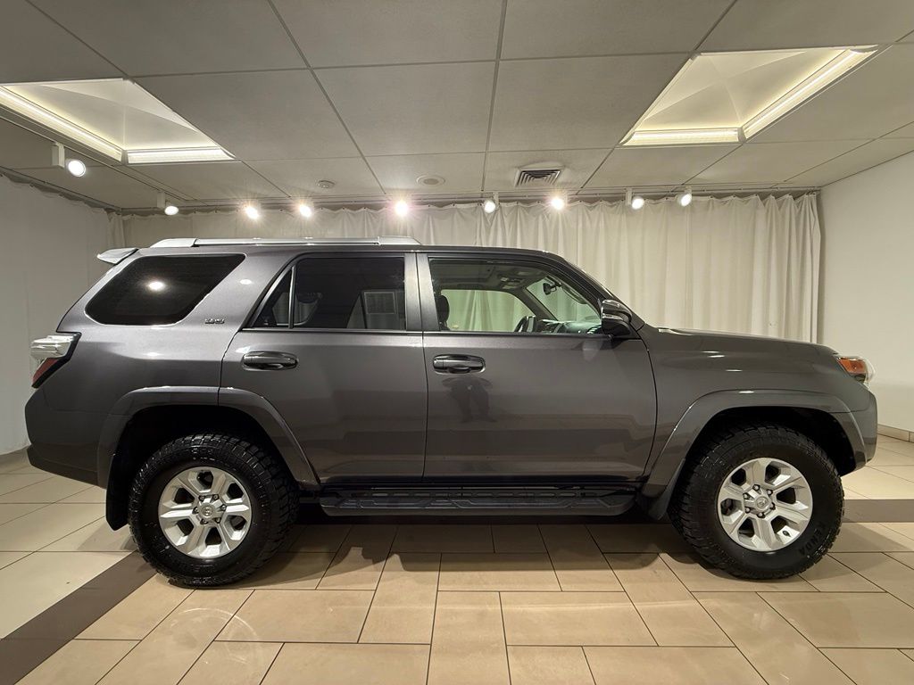 Thumbnail: 2017 Toyota 4Runner - 6