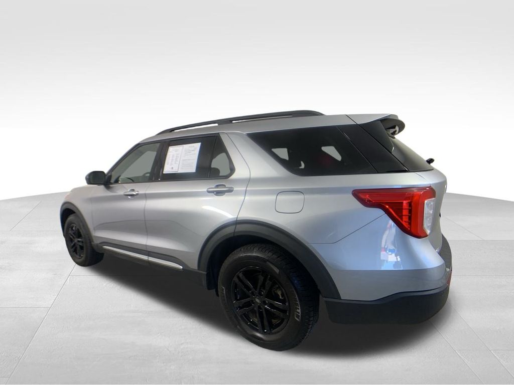 2021 Ford Explorer XLT 4