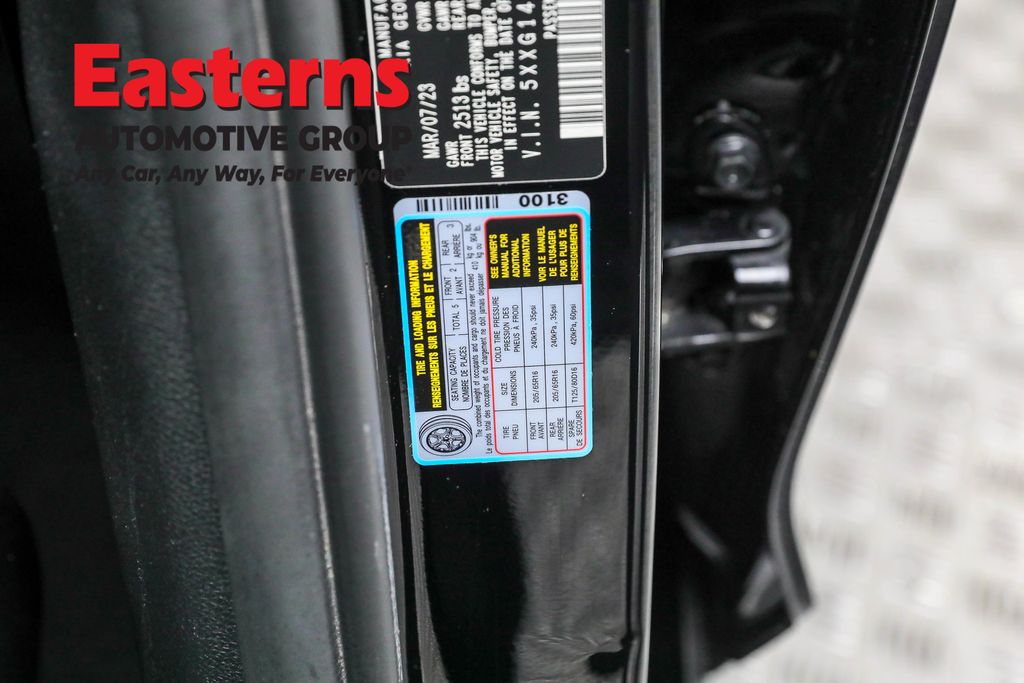 Used 2023 Black Kia LXS image 33