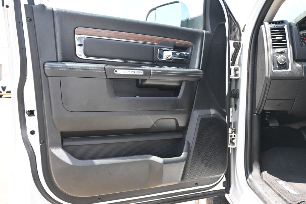 2017 Ram 2500 Laramie White at Autostrade