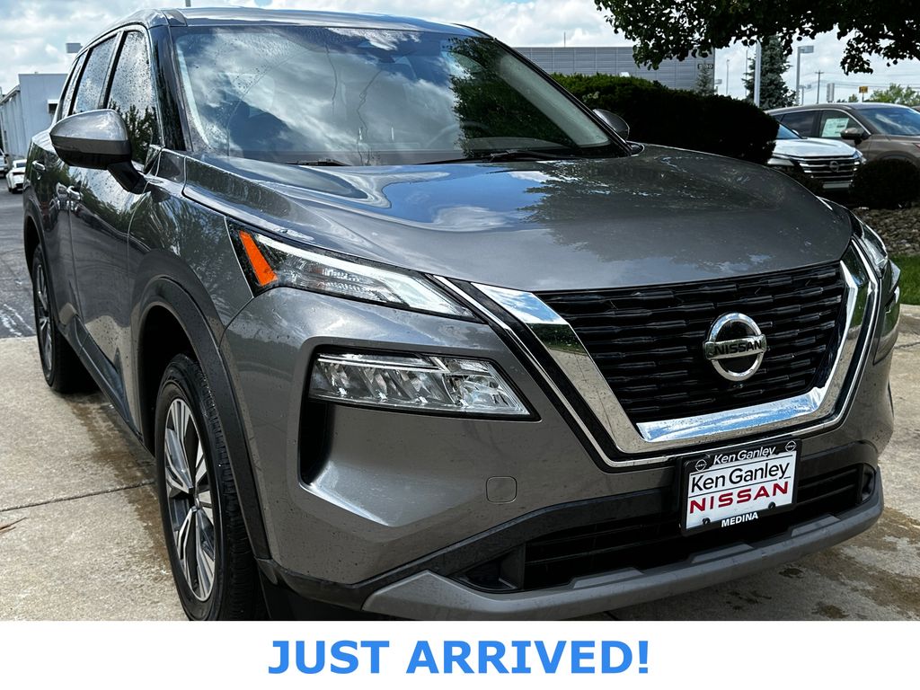 The 2021 Nissan Rogue SV photos