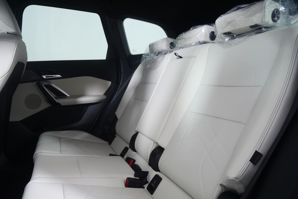 Thumbnail: 2026 BMW X1 - 14