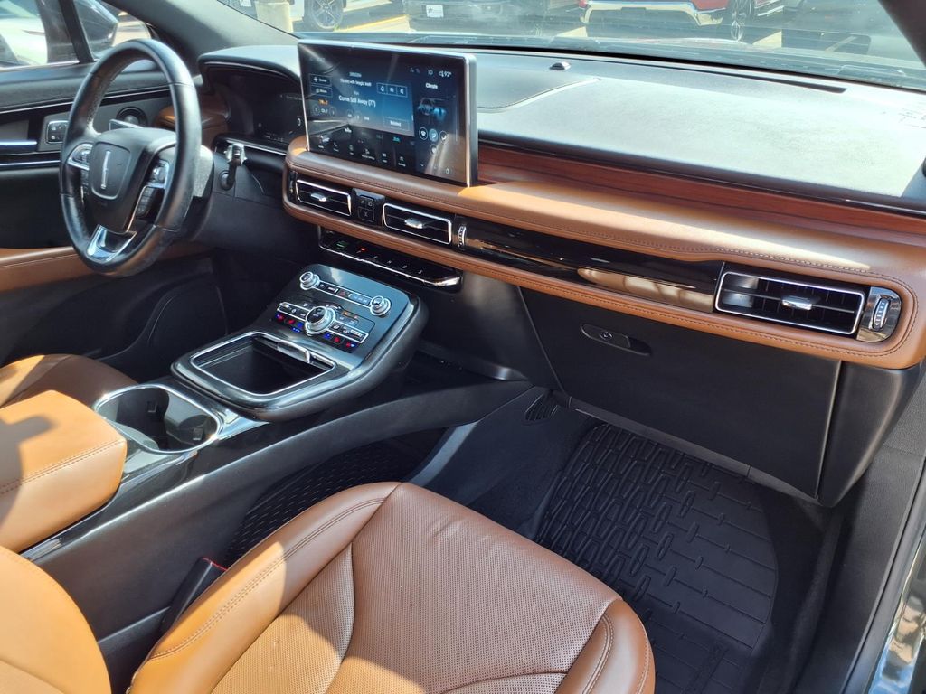 2022 Lincoln Nautilus Reserve Green at Emmons Autoplex