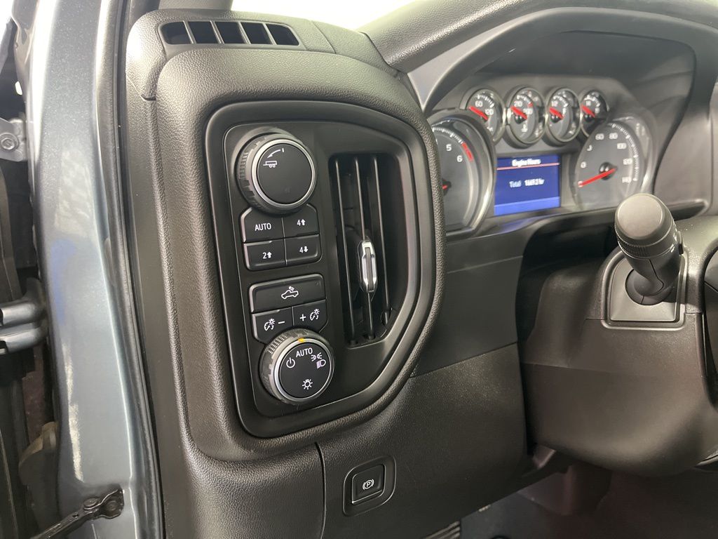 Thumbnail: 2021 Chevrolet Silverado 1500 - 24