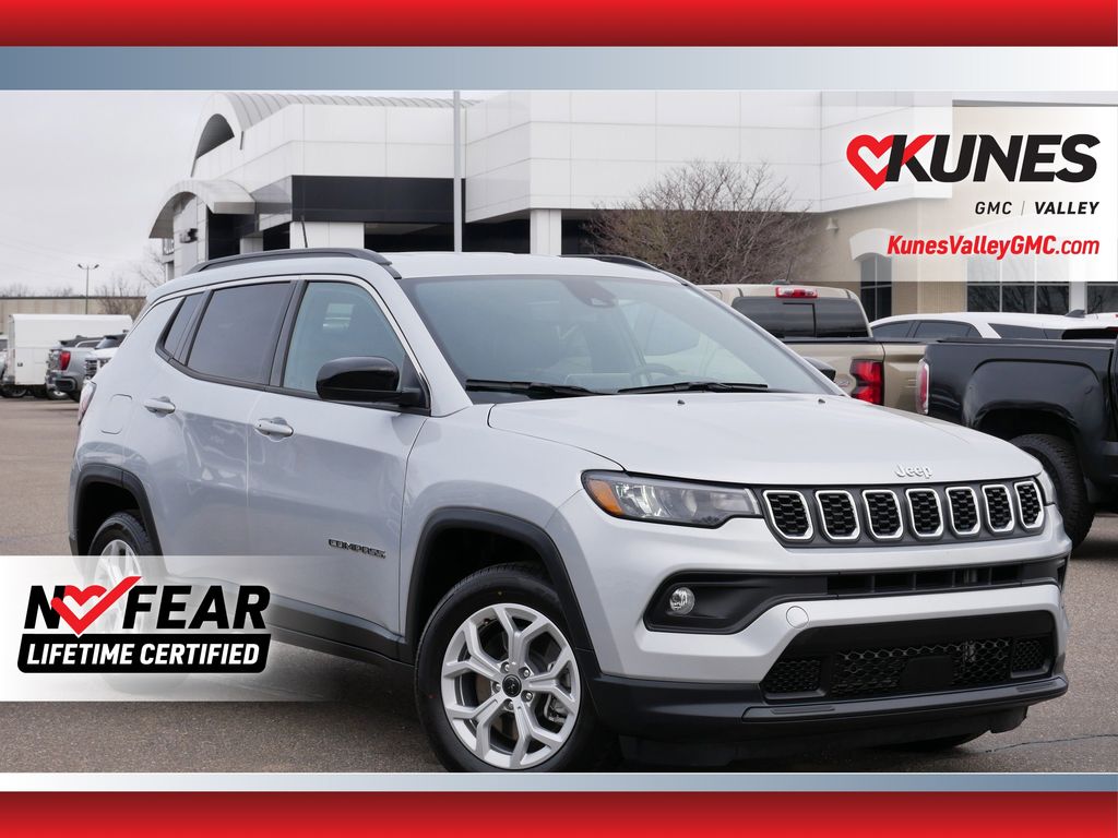 Silver Zynith Metallic Clearcoat 2025 Jeep Compass Latitude 4WD SUV / Crossover Four-Wheel Drive 8-Speed Automatic