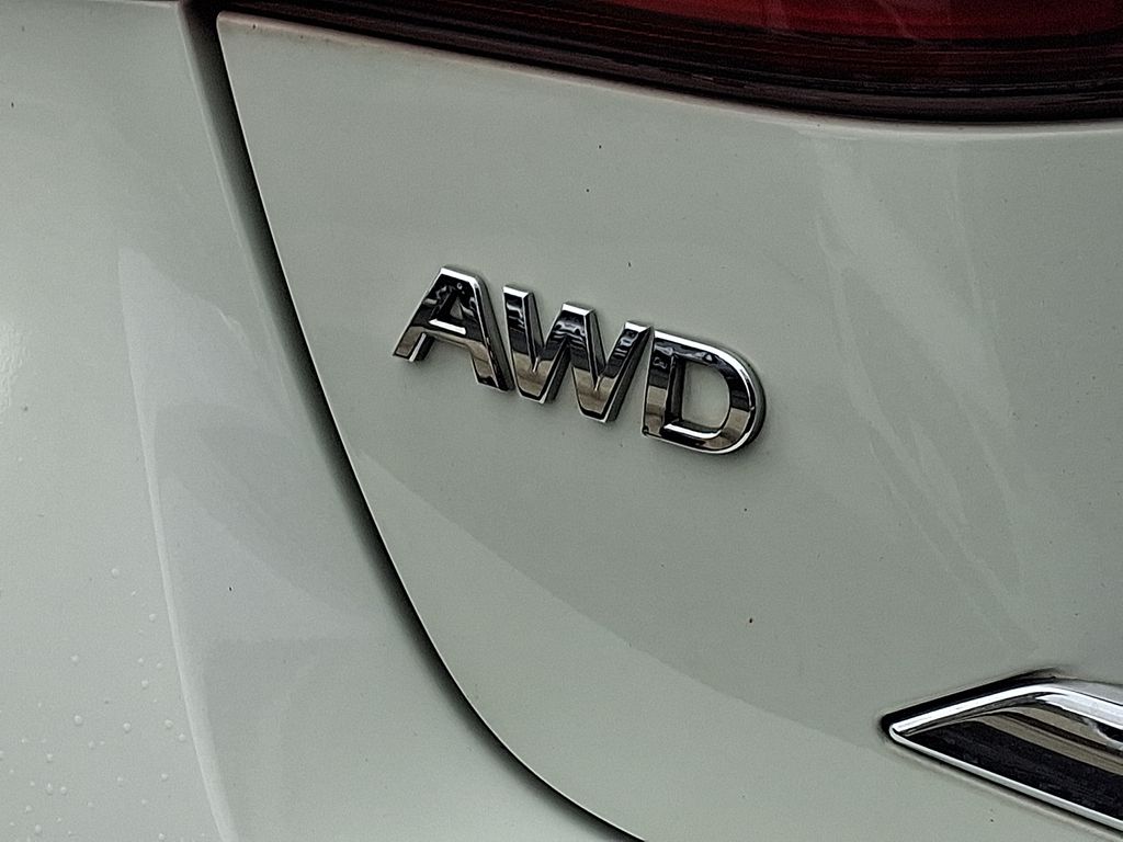 Thumbnail: 2015 INFINITI Q70 - 29