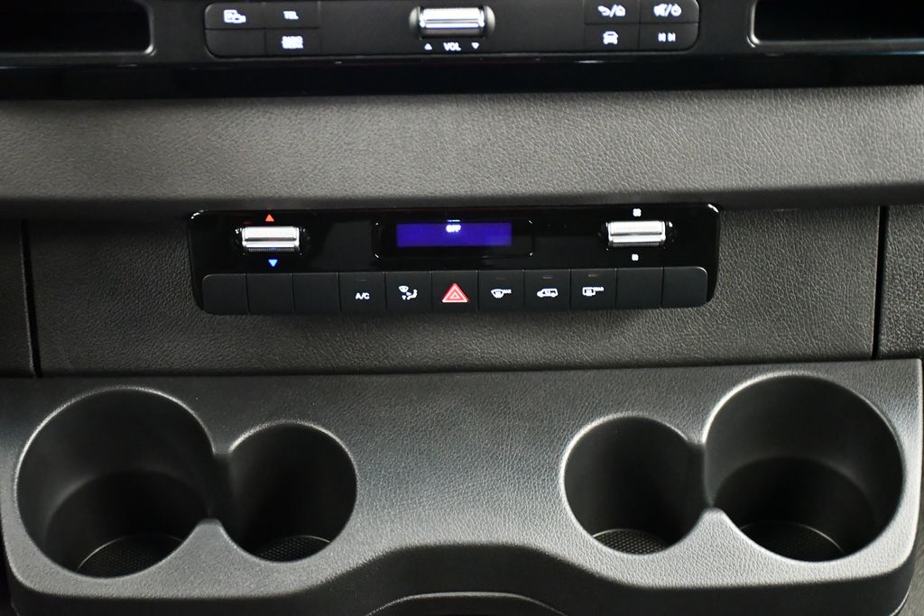 Thumbnail: 2025 Mercedes-Benz Sprinter - 19