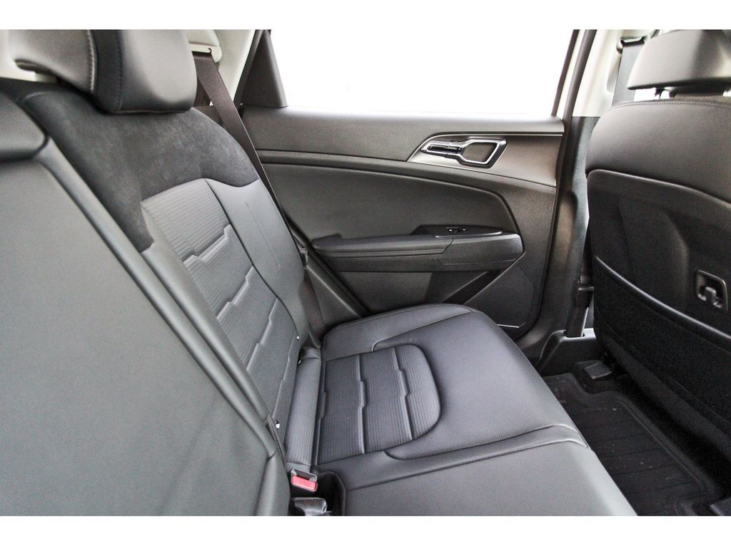 New 2026 Kia Sportage Hybrid SUV