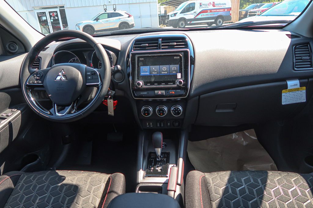 2027 Mitsubishi Outlander Sport LE