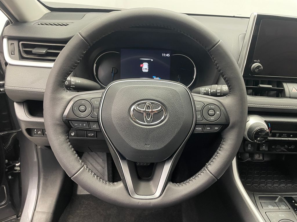 2024 Toyota RAV4 XLE 21