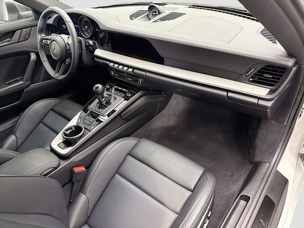 Thumbnail: 2024 Porsche 911 - 20