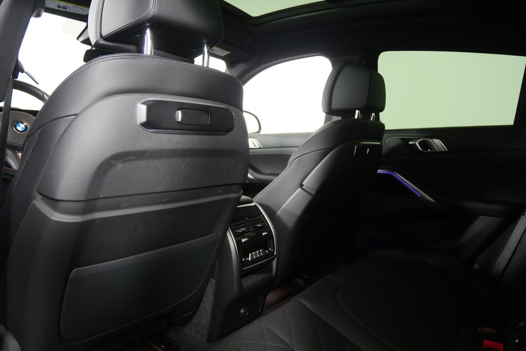 Thumbnail: 2025 BMW X6 - 19