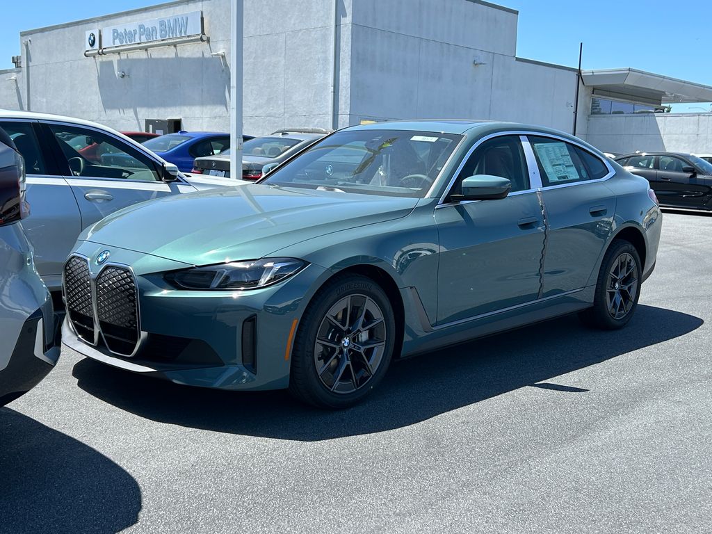 Thumbnail: 2025 BMW i4 - 2
