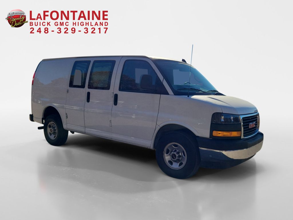 2022 GMC Savana 2500 Work Van 3