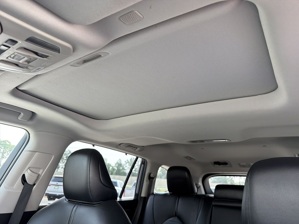 Used 2021 Toyota Highlander Hybrid SUV
