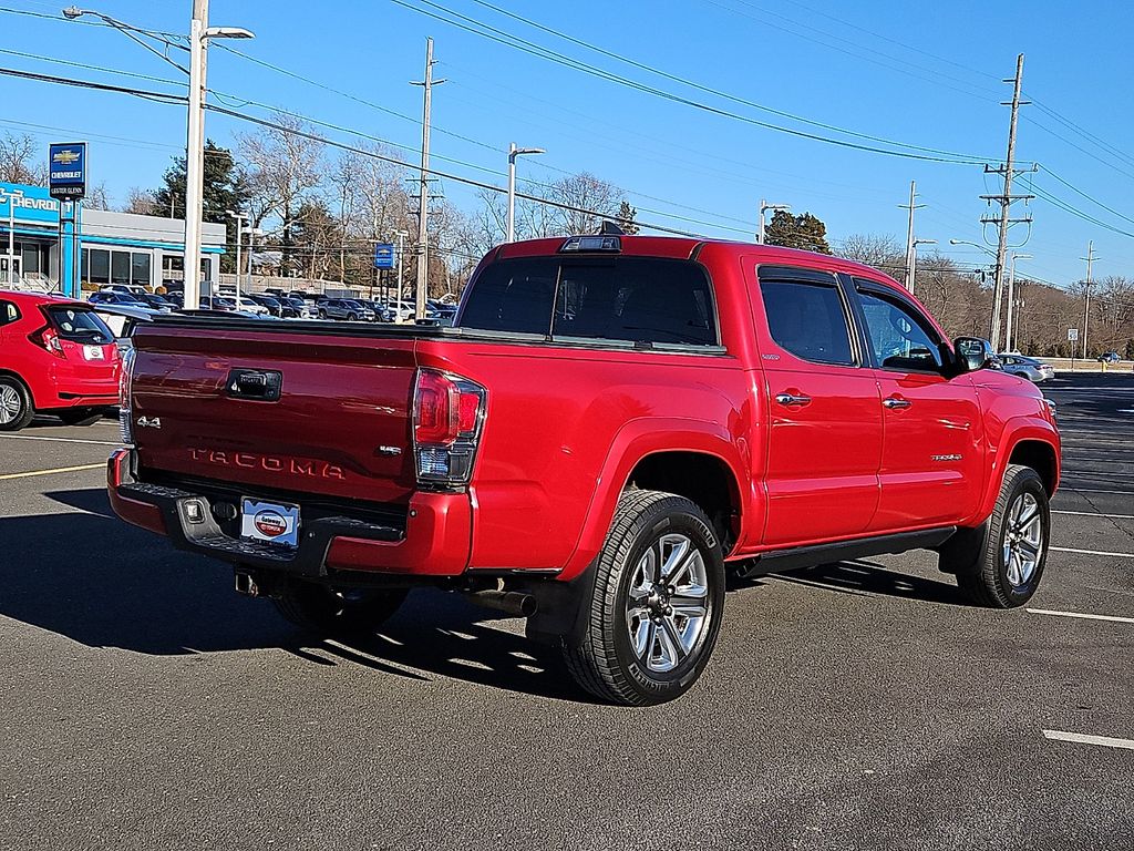 Thumbnail: 2017 Toyota Tacoma - 10