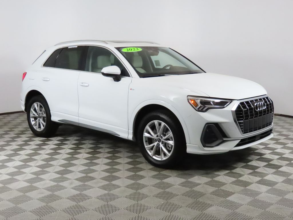 Thumbnail: 2023 Audi Q3 - 7