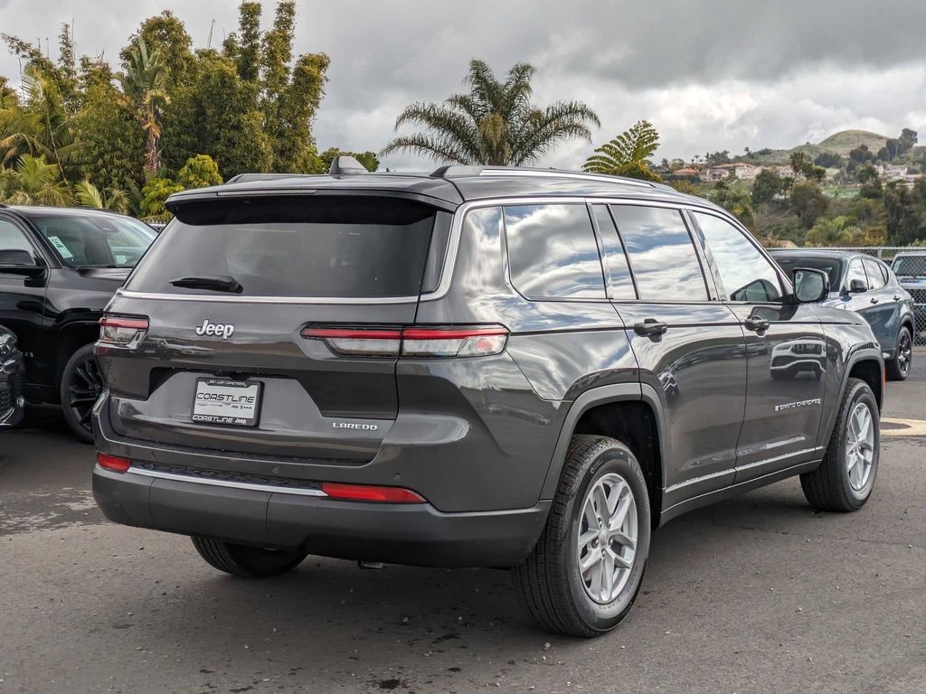 2024 Jeep Grand Cherokee L Laredo 5