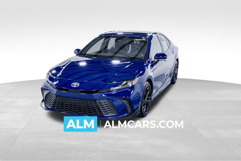 2025 Toyota Camry SE FWD