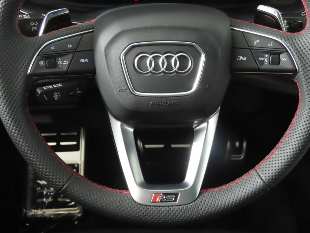 Thumbnail: 2026 Audi RS Q8 - 14