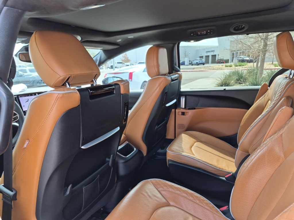 Used Car 2023 Chrysler Pacifica Hybrid  Pinnacle For Sale Under $35,000 In Austin, Texas