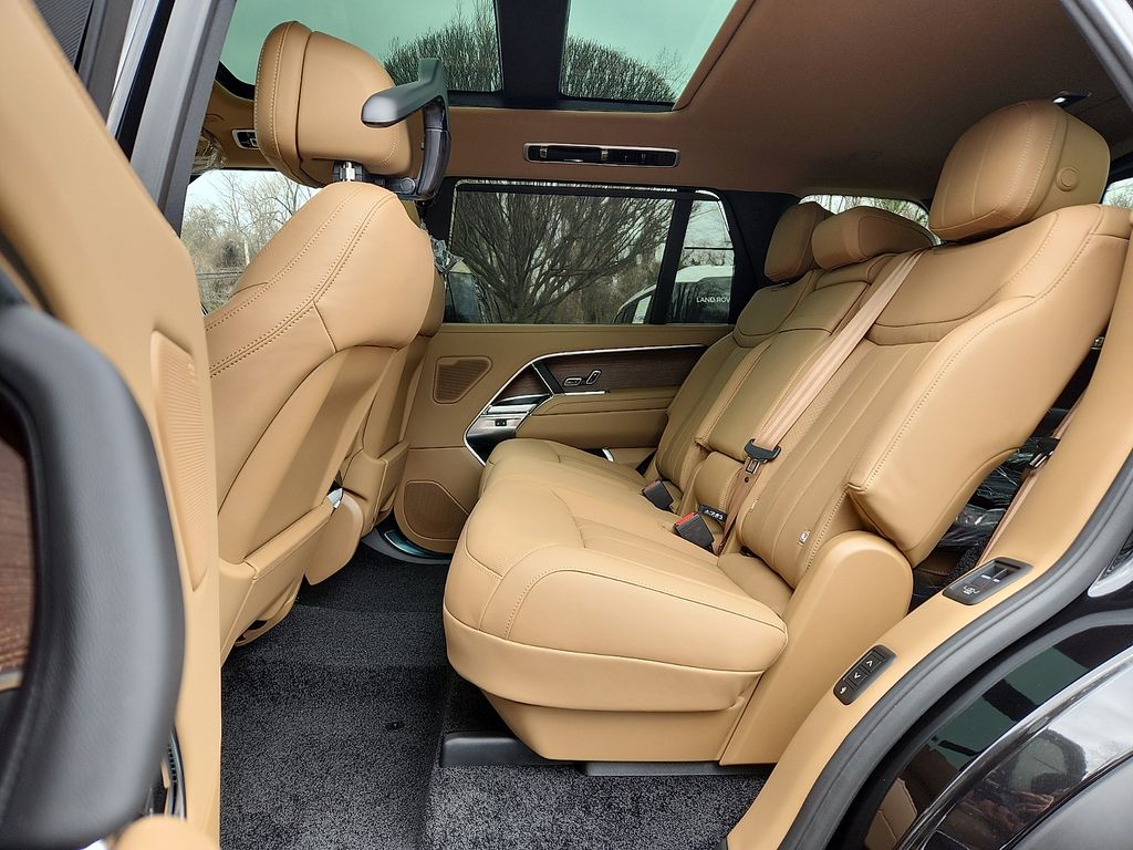Thumbnail: 2026 Land Rover Range Rover - 5