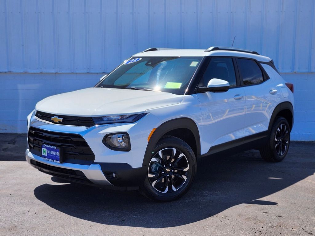 Summit White 2023 Chevrolet Trailblazer SUV / Crossover Four-Wheel Drive 9-Speed Automatic