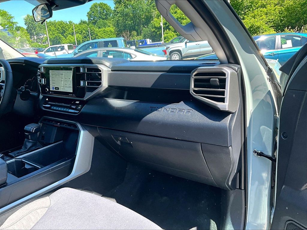 2023 Toyota Tundra — photo 13