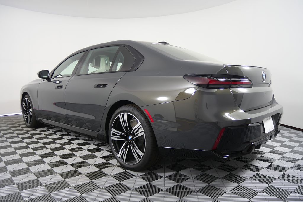 Thumbnail: 2026 BMW 7 Series - 5