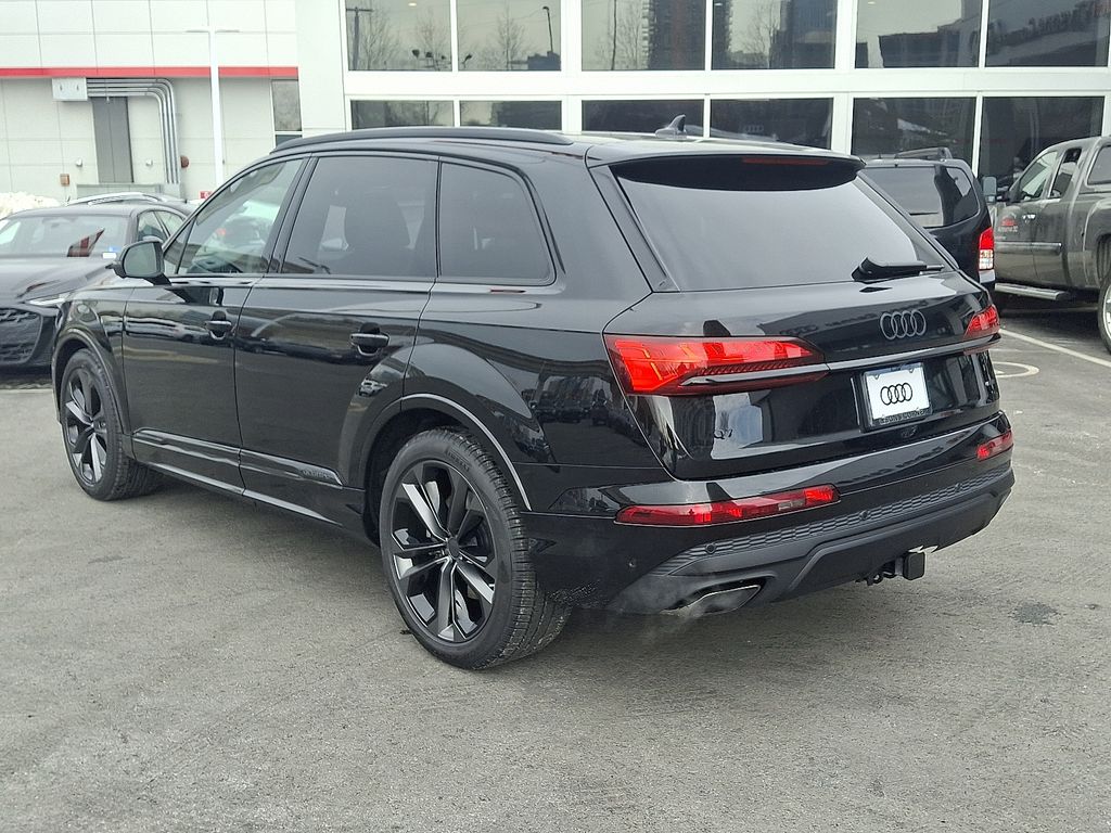 Thumbnail: 2026 Audi Q7 - 4