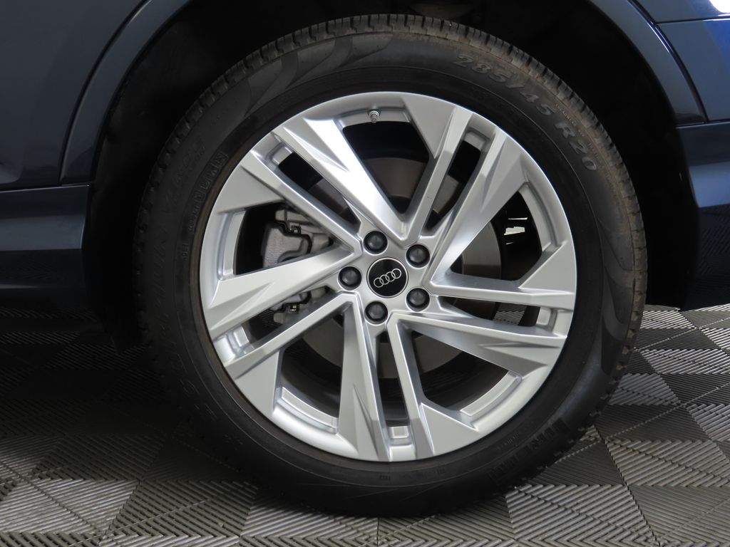 2024 Audi Q7 Premium Plus 32