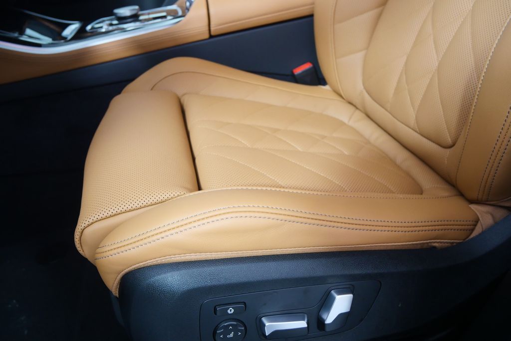 Thumbnail: 2026 BMW X5 - 10
