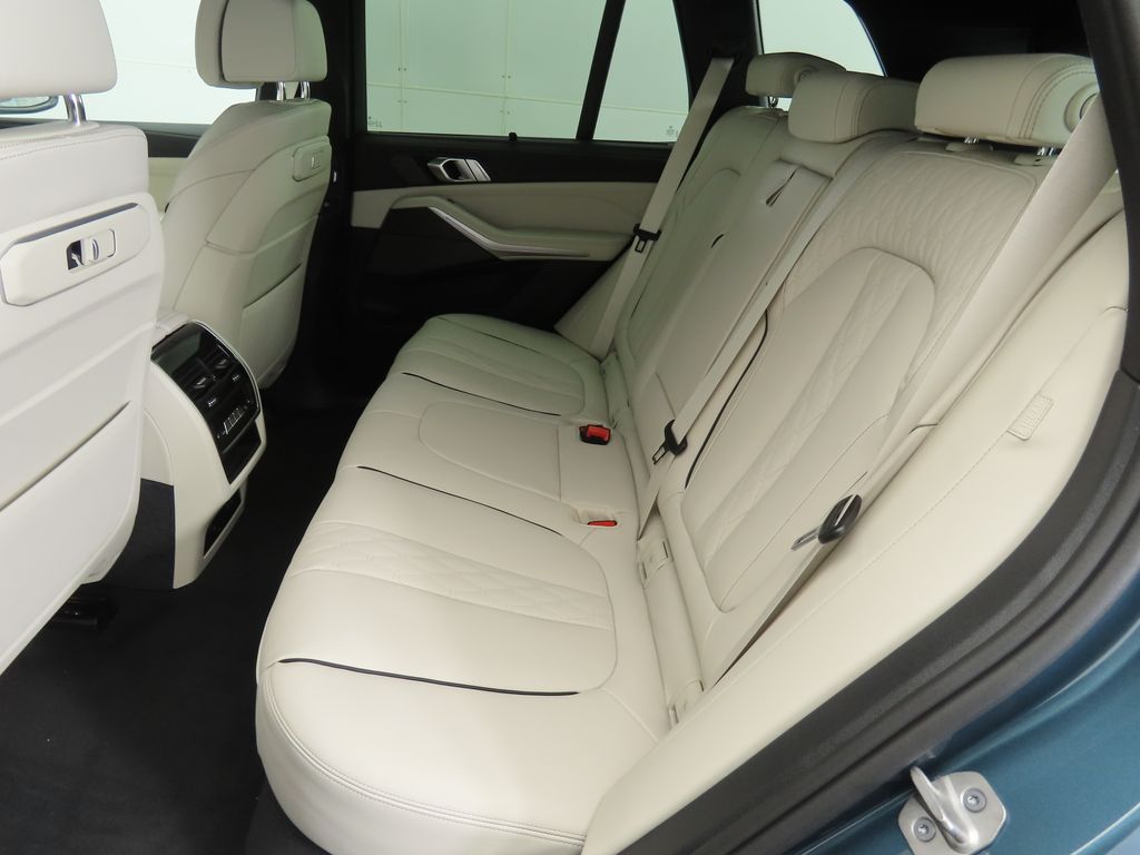 Thumbnail: 2026 BMW X5 - 21