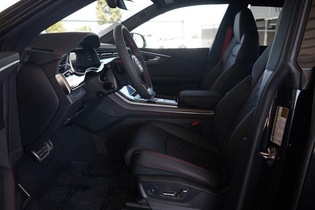 Thumbnail: 2026 Audi Q8 - 7