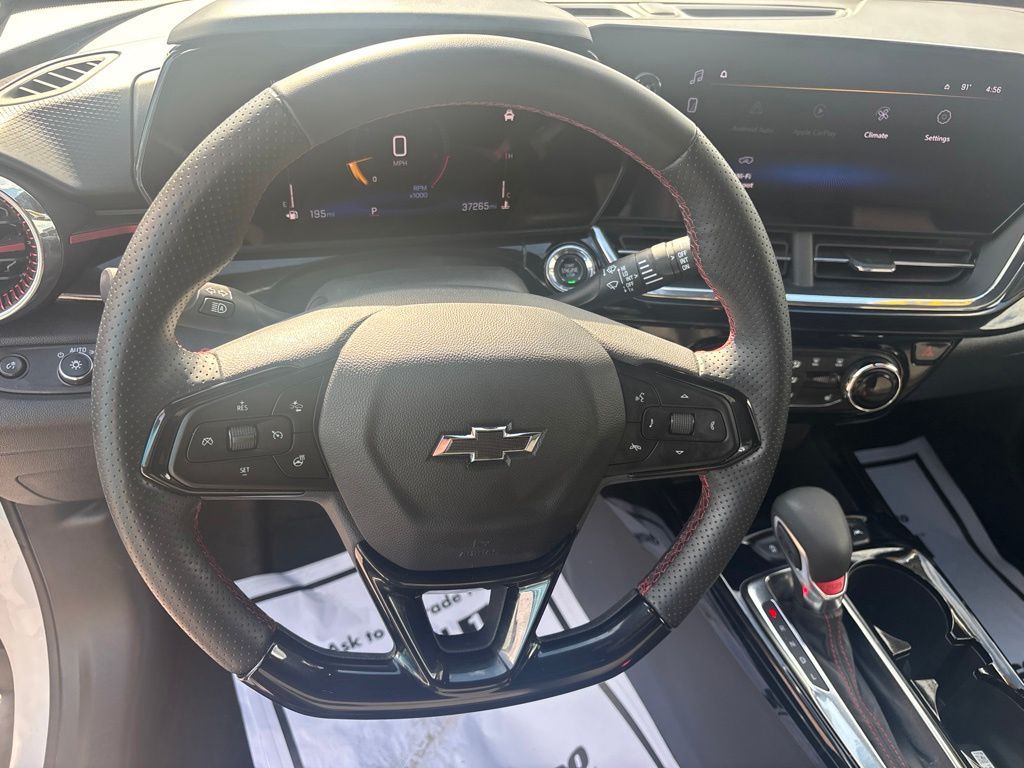 Used 2025 Chevrolet Trax SUV