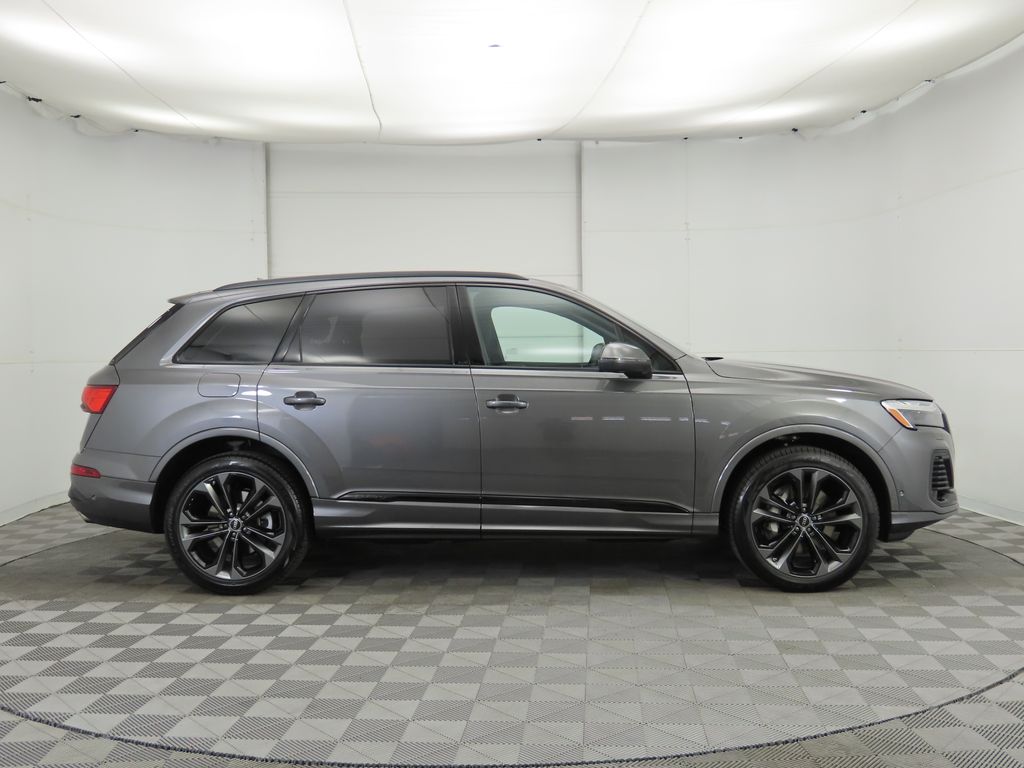 2025 Audi Q7  4