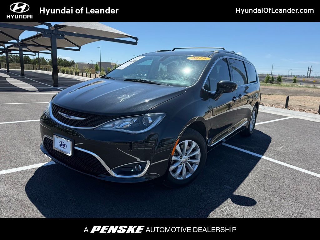 2019 Chrysler Pacifica Touring L -
                  Leander, TX