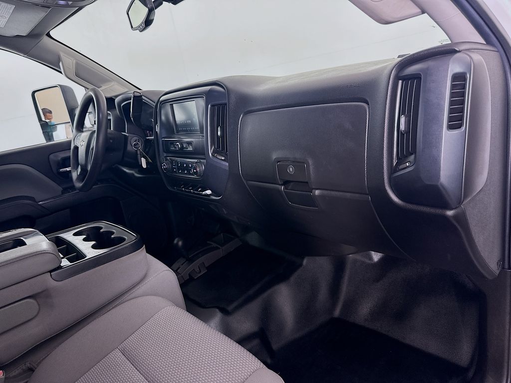 Thumbnail: 2016 Chevrolet Silverado 3500 - 27